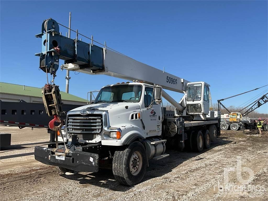 Sterling L9500 起重機卡車