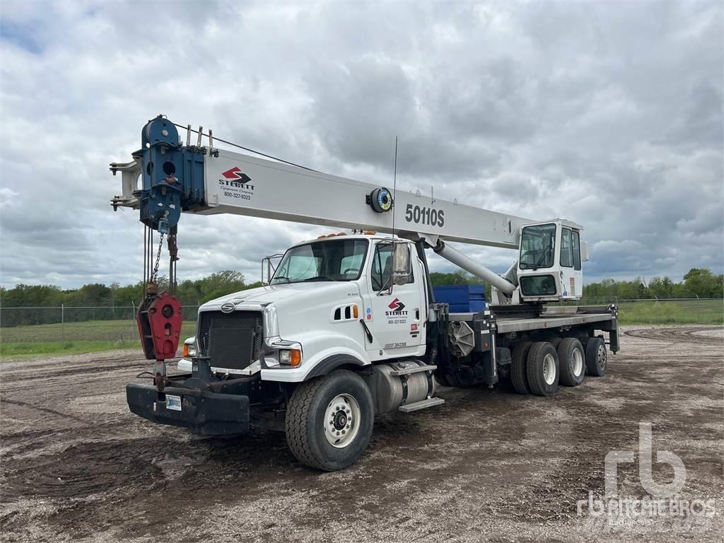 Sterling L9500 起重機卡車