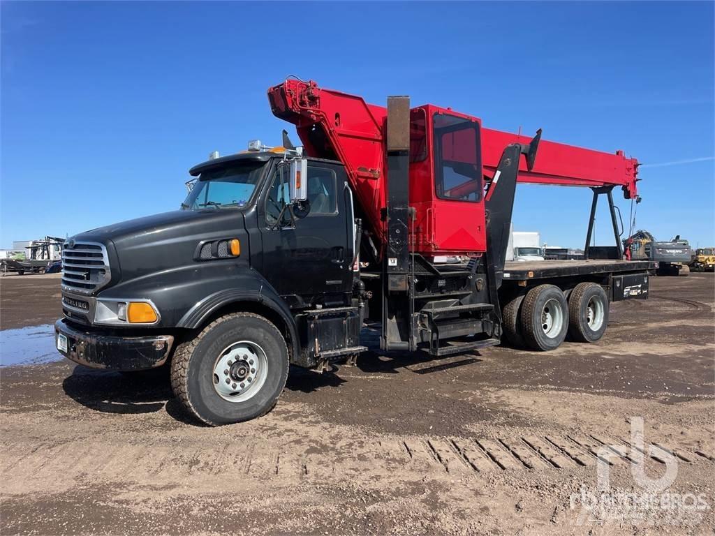 Sterling LT9500 起重機卡車