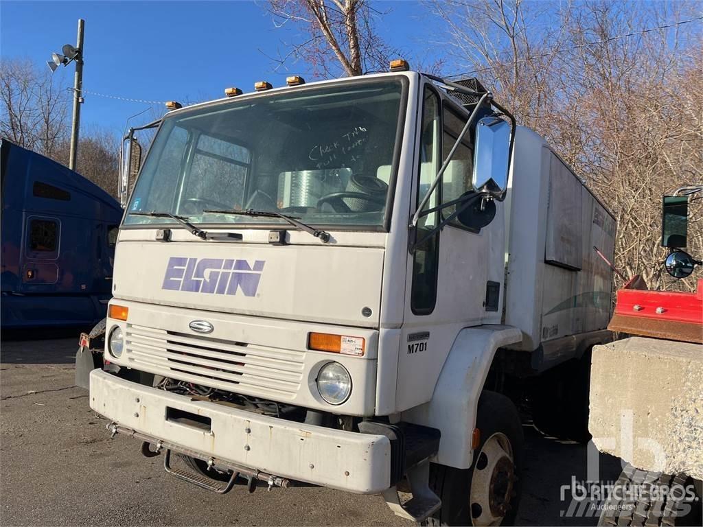 Sterling SC8000 清掃車