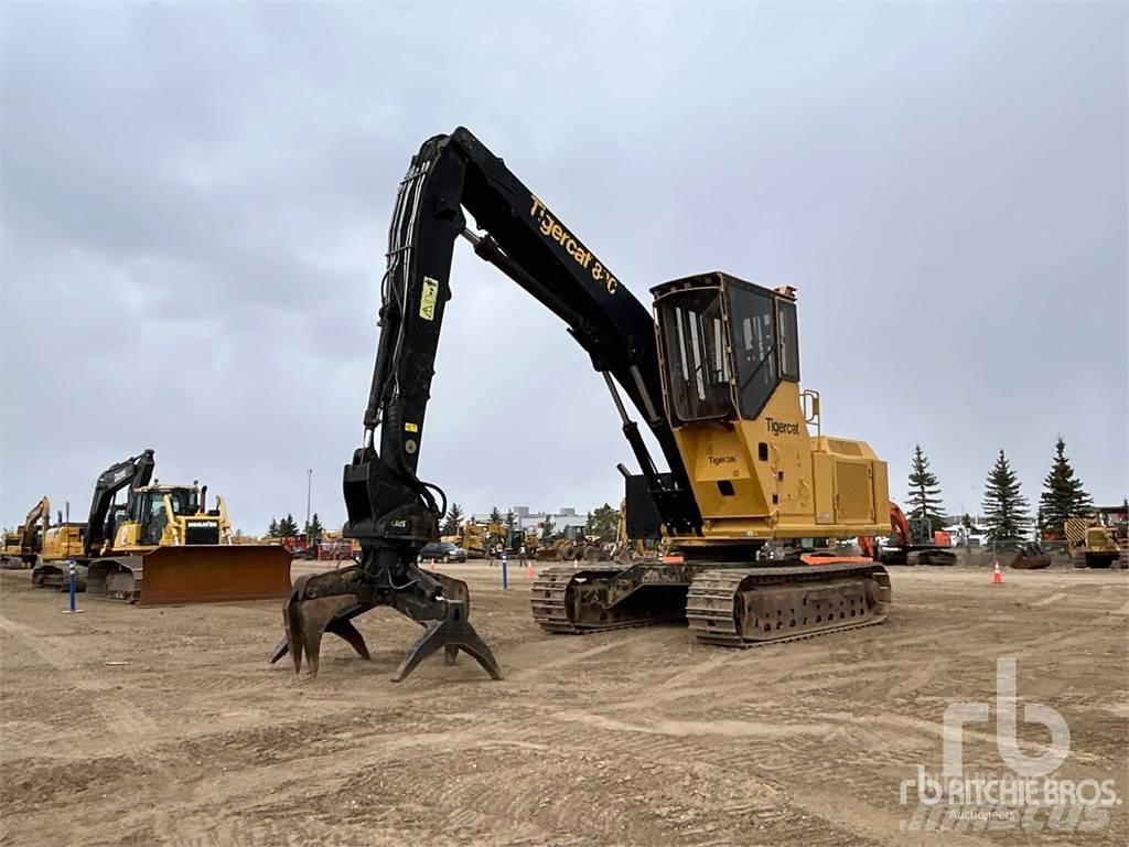 Tigercat 880 鉗式裝載機