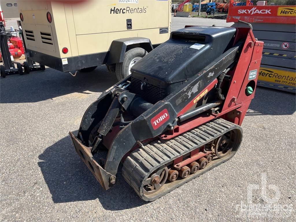 Toro TX525 滑移轉向裝載機