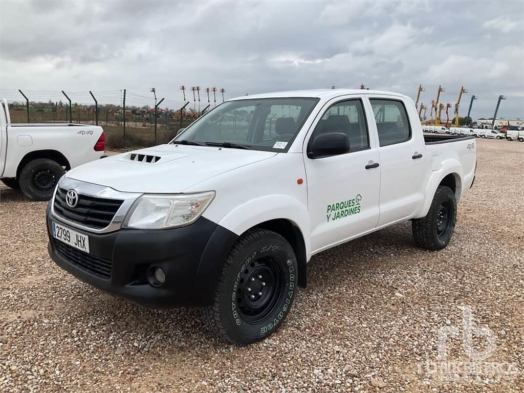 Toyota HILUX 皮卡.傳統半斗卡車/側卸板