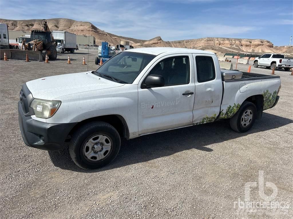 Toyota TACOMA 皮卡.傳統半斗卡車/側卸板