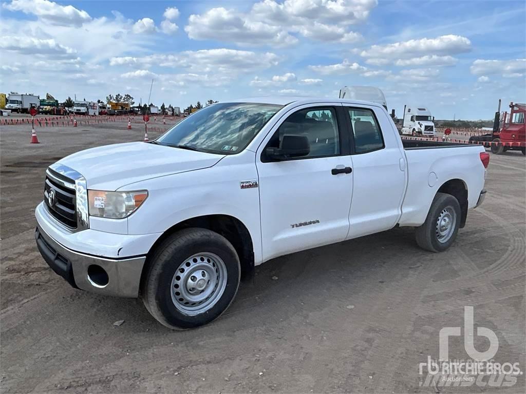 Toyota TUNDRA 皮卡.傳統半斗卡車/側卸板