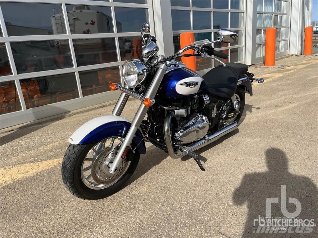 Triumph AMERICA 汽車