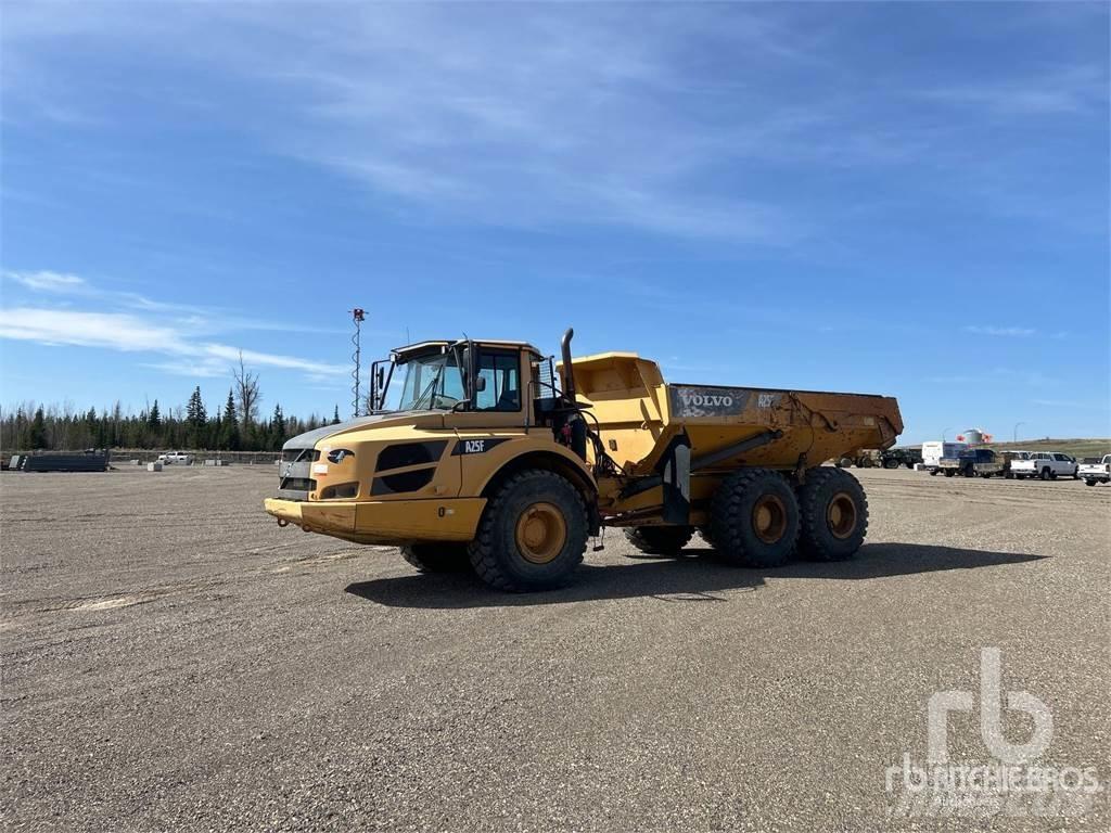 Volvo A25F 鉸接式起吊車