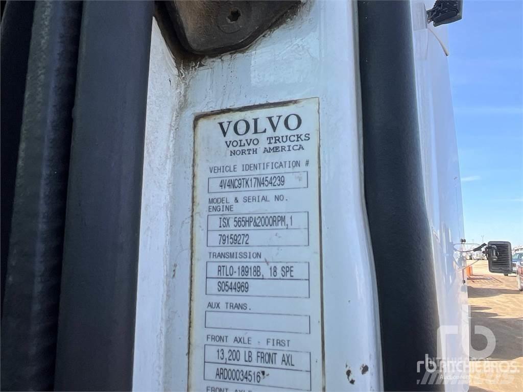 Volvo VNL 曳引機組件