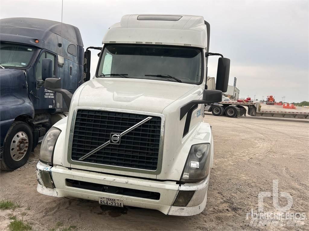 Volvo VNL 曳引機組件