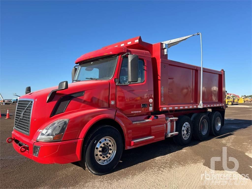 Volvo VNL300 傾卸式卡車