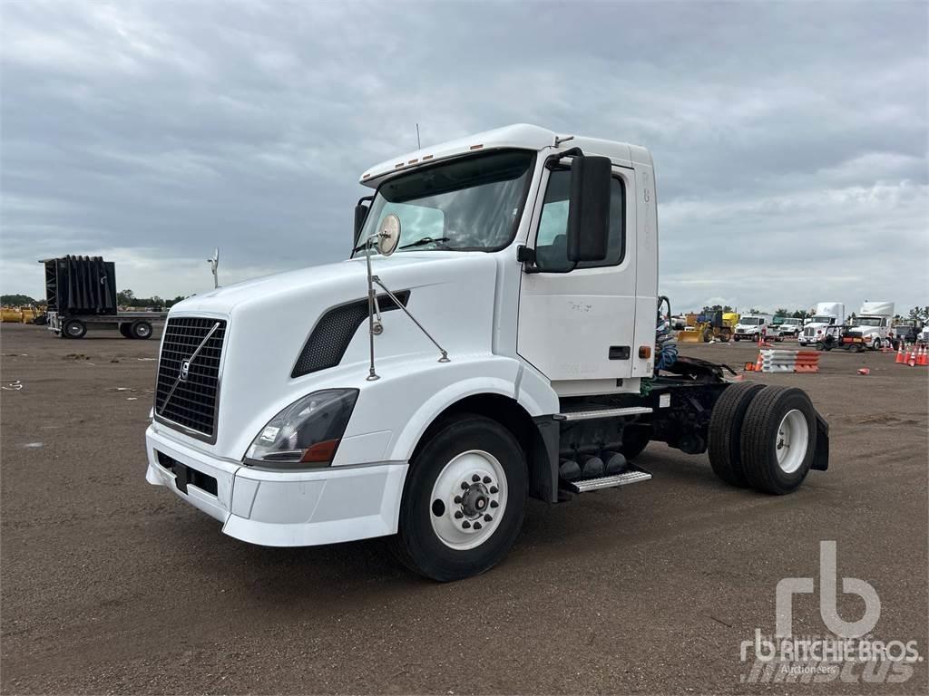Volvo VNL300 曳引機組件