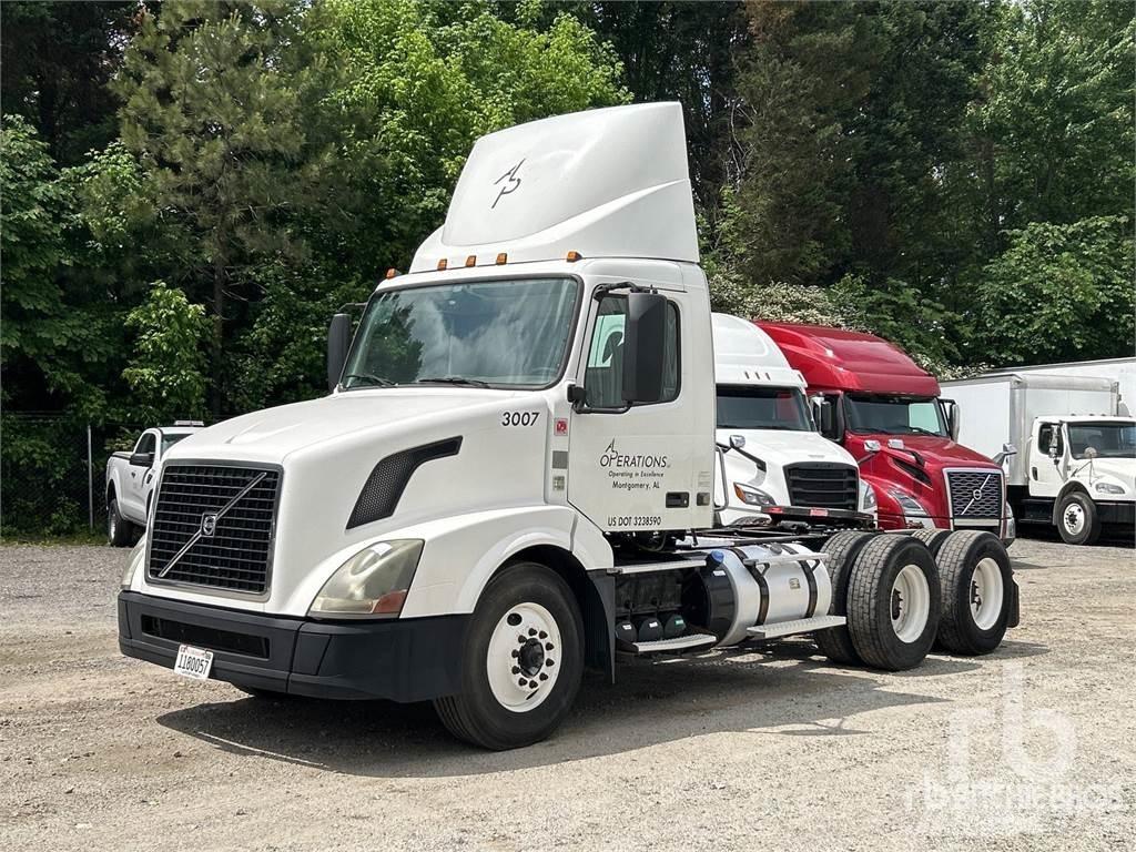 Volvo VNL300 曳引機組件