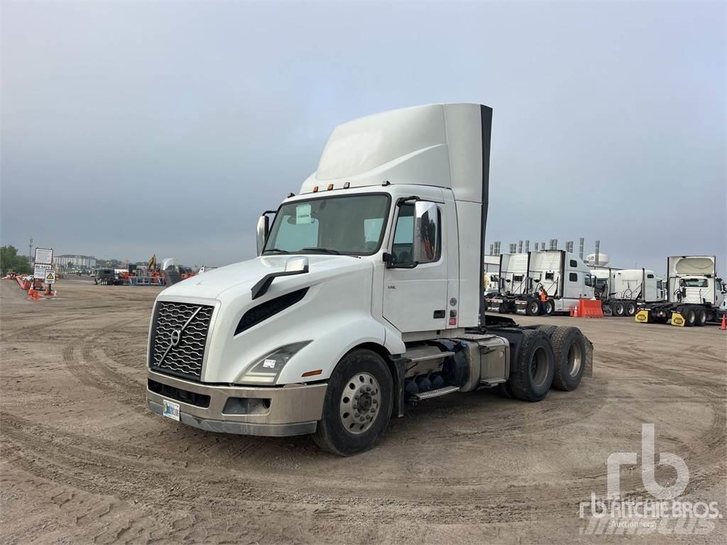 Volvo VNL300 曳引機組件