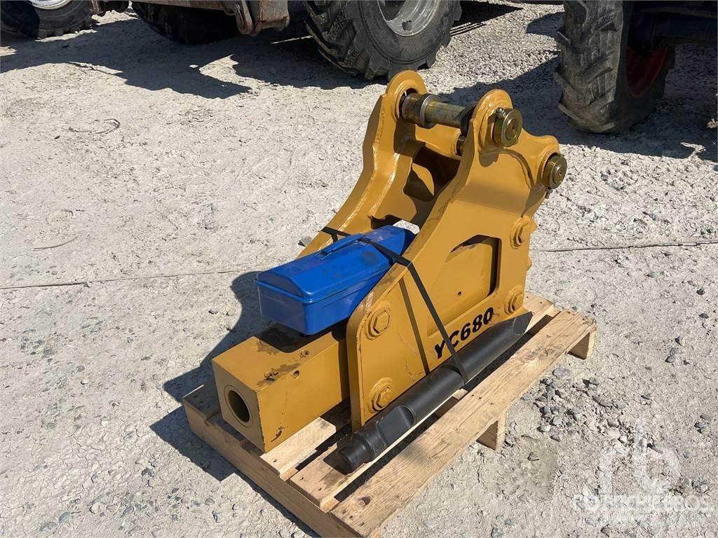  YC680 鐵鎚/碎石機