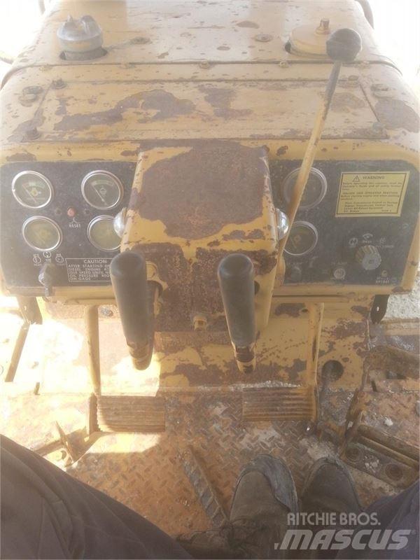 CAT D6D LGP 履帶推土機