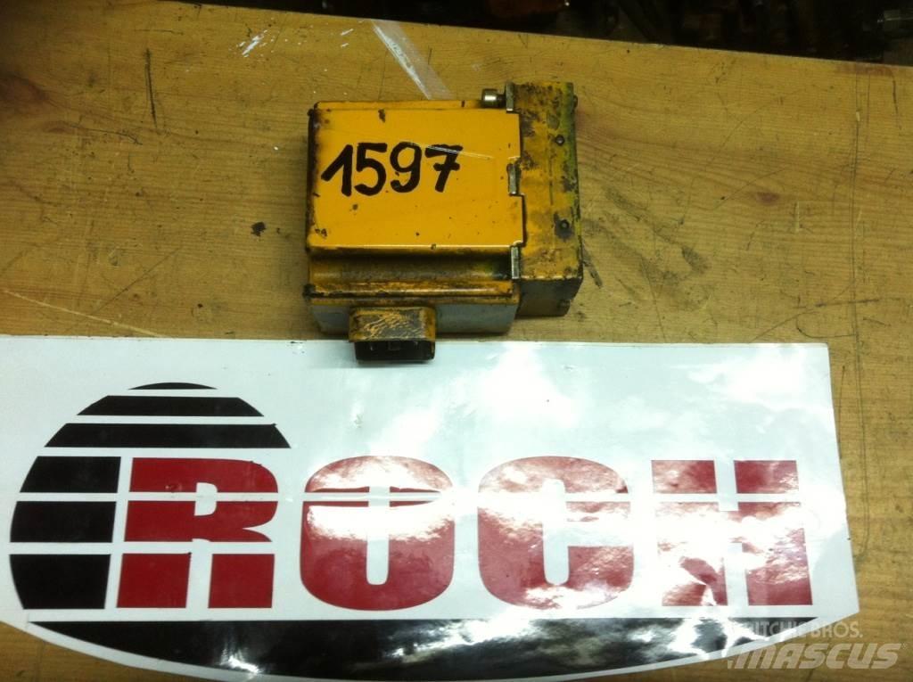 Danfoss 157B4213 12VDC 油壓