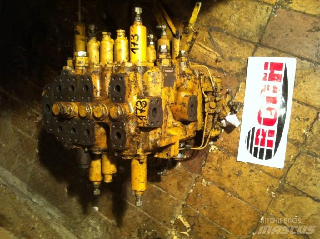 Komatsu 91A062M - 9 SEKCYJNY 油壓