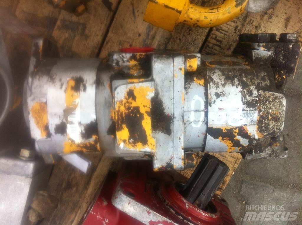 Komatsu D65 油壓