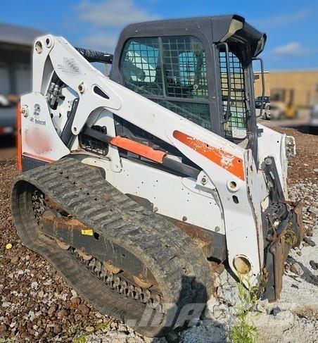 Bobcat T650 推土機