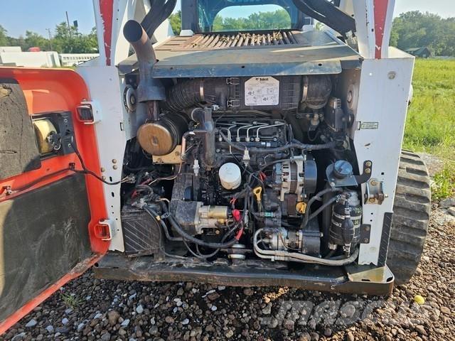 Bobcat T650 推土機