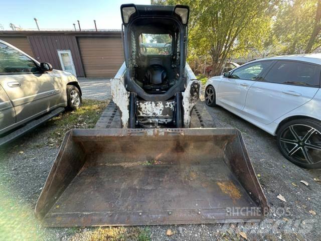 Bobcat T750 推土機