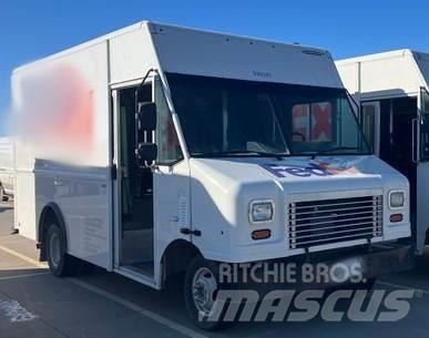 Ford E350 貨箱式卡車