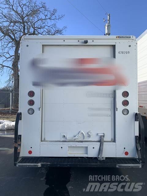 Ford E350 貨箱式卡車