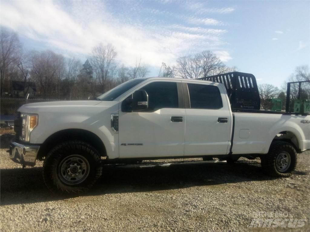 Ford F250 皮卡.傳統半斗卡車/側卸板