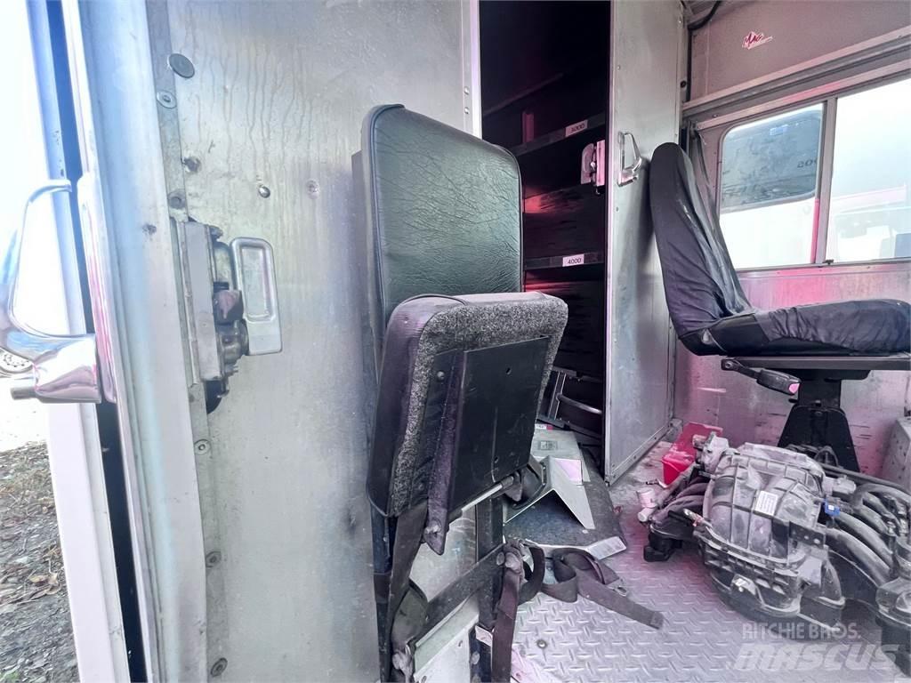 Ford F59 貨箱式卡車
