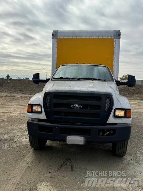 Ford F750 貨箱式卡車