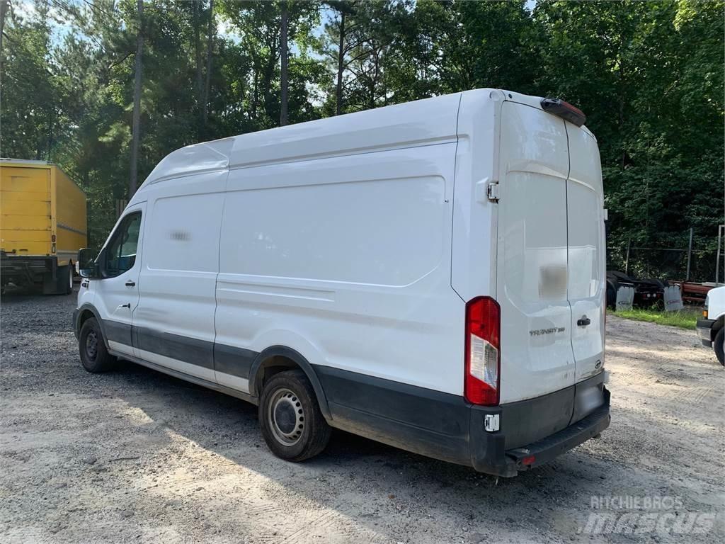 Ford Transit 350 車廂
