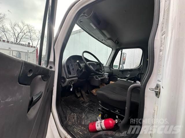 Freightliner M2 貨箱式卡車