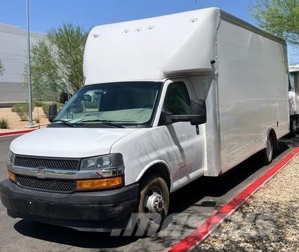 GMC Savana 4500 貨箱式卡車