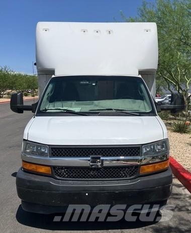 GMC Savana 4500 貨箱式卡車