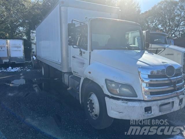 Hino 268 貨箱式卡車
