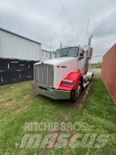 Kenworth T800W 曳引機組件