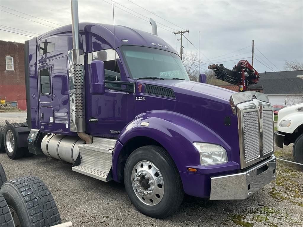 Kenworth T880 曳引機組件