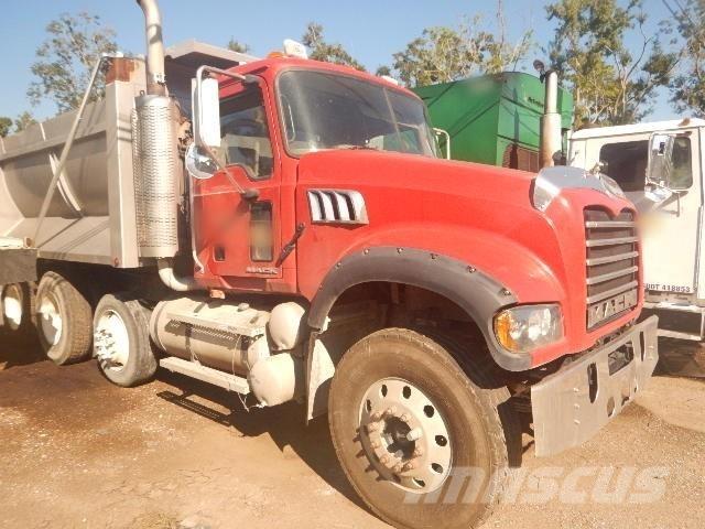 Mack GU713 傾卸式卡車