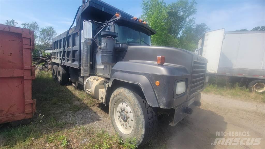 Mack RD6885 傾卸式卡車