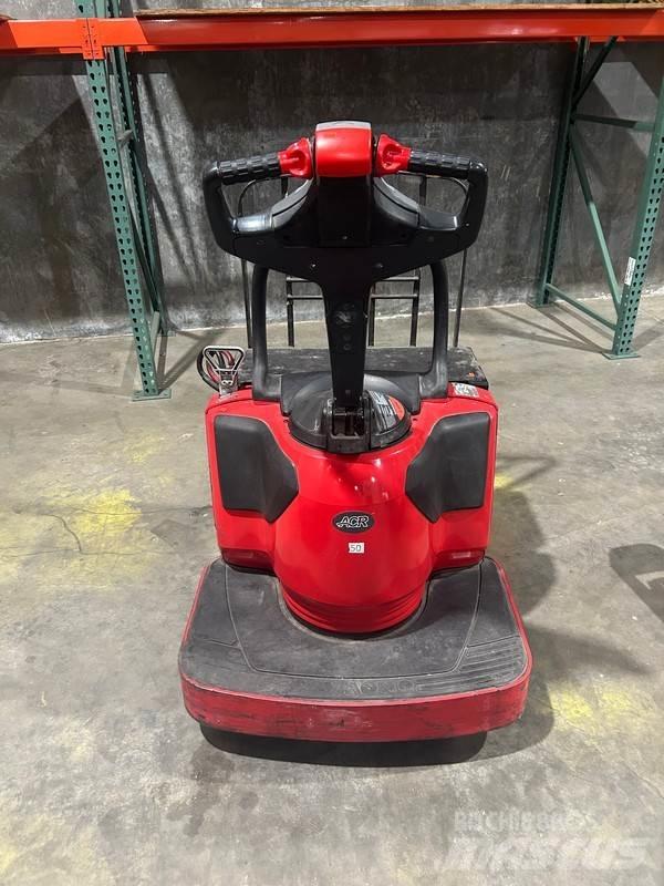 Raymond 8410 其他物料運輸工具