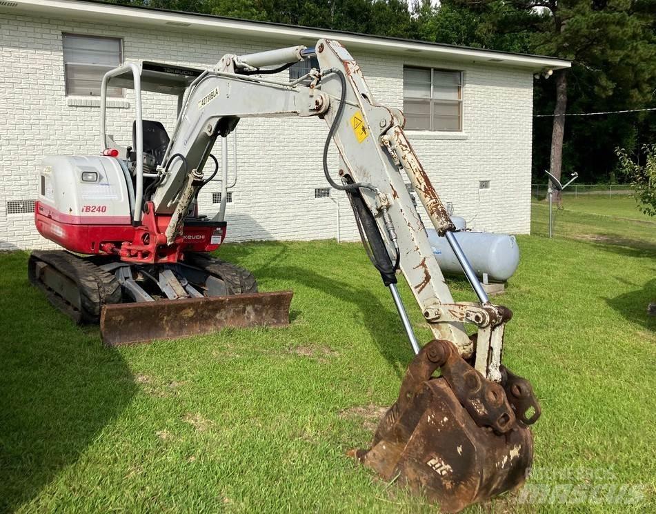 Takeuchi TB240 中型挖土機/掘鑿機/挖掘機 7t-12t