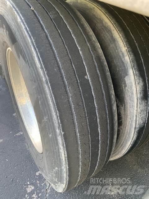 Utility VS2RA 車輛運輸拖車
