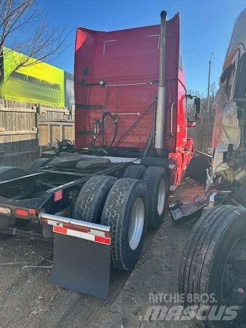 Volvo VNL64T670 曳引機組件