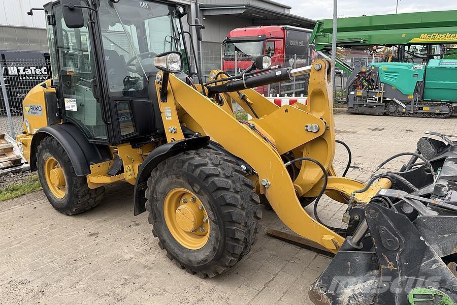 CAT 906 M 輪胎式裝載機