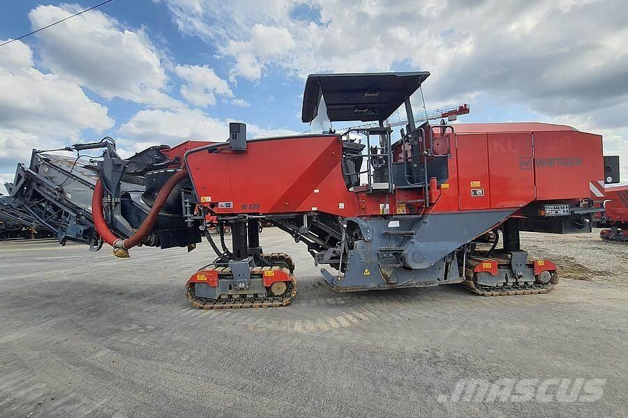 Wirtgen W 220 瀝青冷銑刨機/銑床