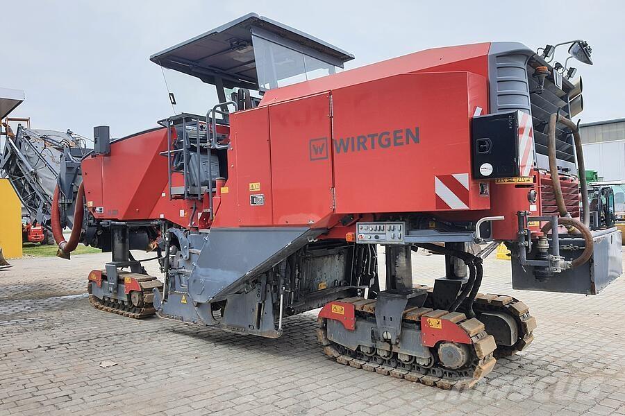 Wirtgen W 220 瀝青冷銑刨機/銑床