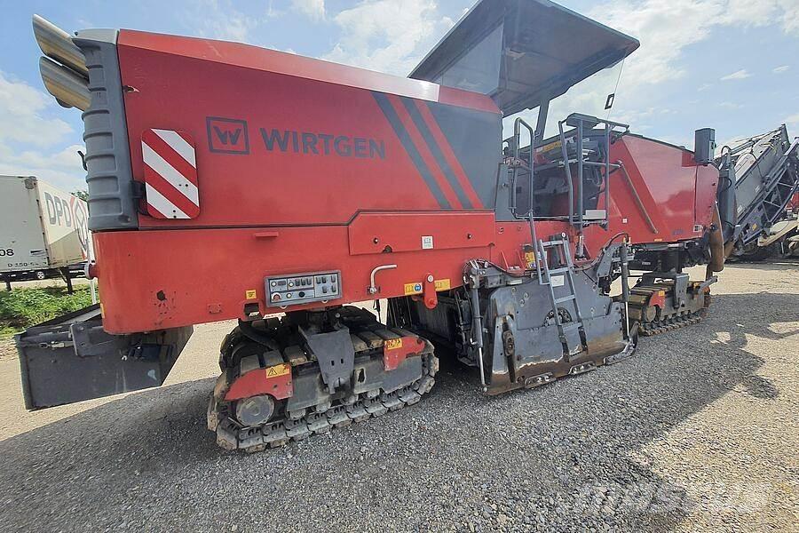 Wirtgen W 220 瀝青冷銑刨機/銑床