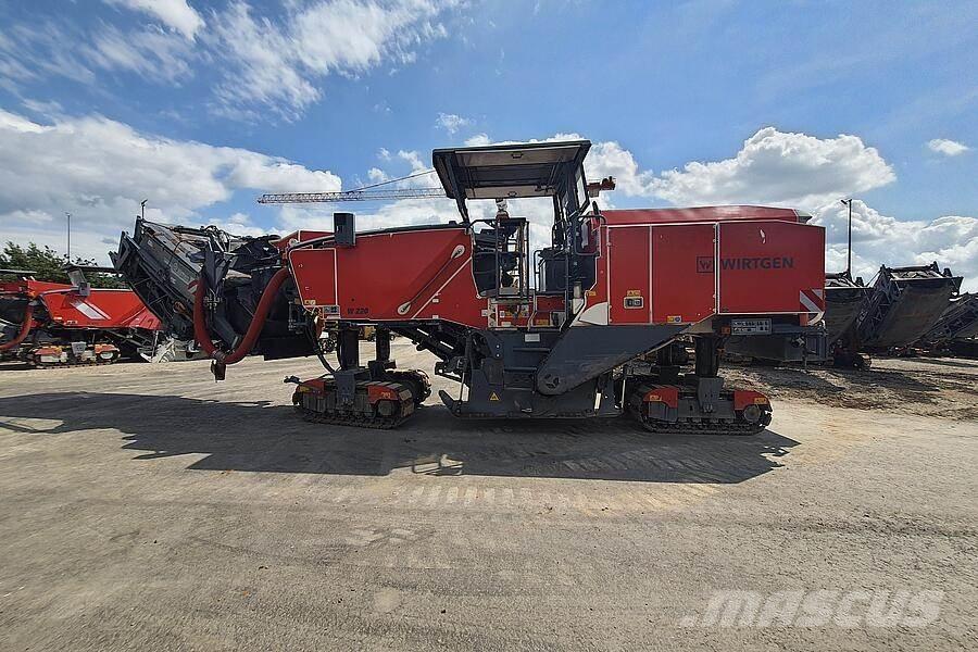 Wirtgen W 220 瀝青冷銑刨機/銑床