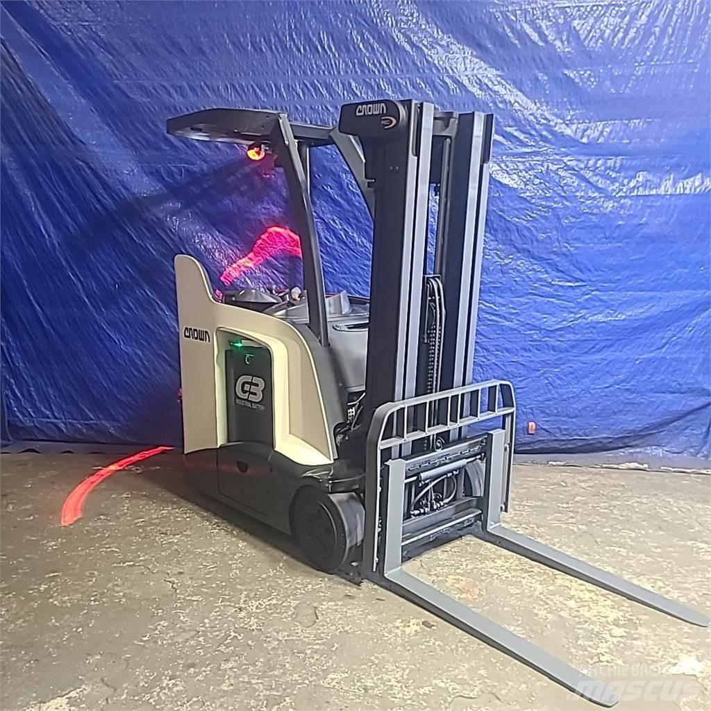Crown RC5530-30 電動堆高機