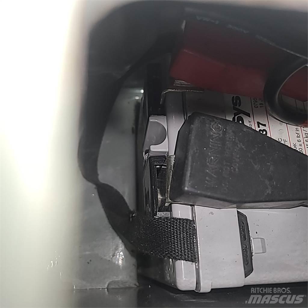 Raymond 102T-F45L 手拉式油壓拖板車